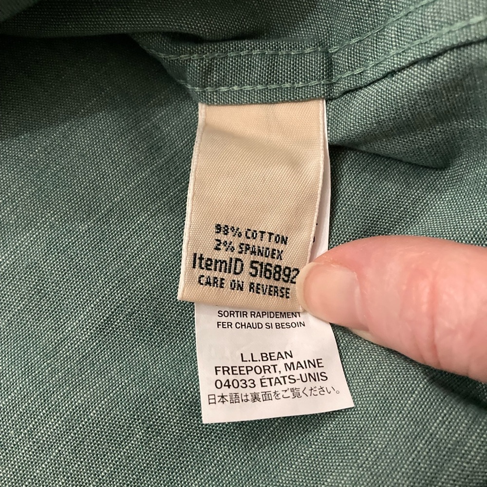 L.L. Bean Green Button Up Shirt Relaxed Fit Classic Quality New England NWOT - Picture 4 of 10